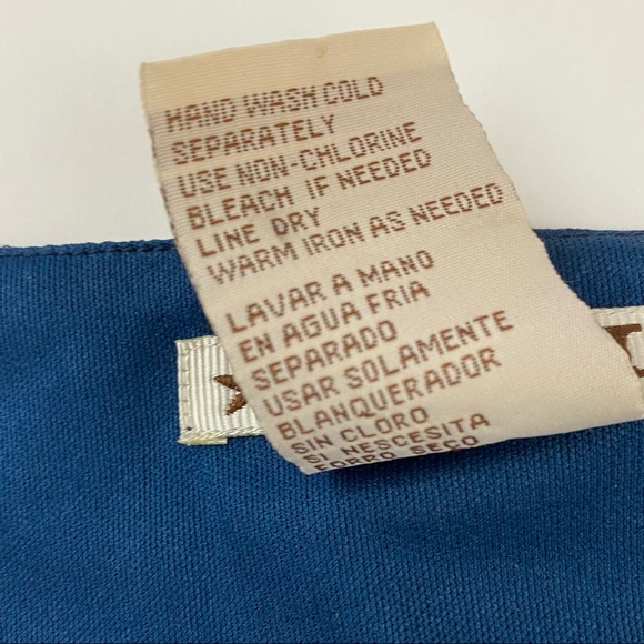 ⭐️A.M.I.⭐️ Women’s Blue Capped Sleave Blouse, Size L - Picture 5 of 8